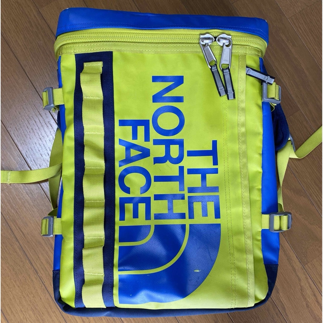 THE NORTH FACE(ザノースフェイス)のノースフェイス BCヒューズボックス キッズ  メンズ　ブルー×イエロー　バッグ メンズのバッグ(バッグパック/リュック)の商品写真