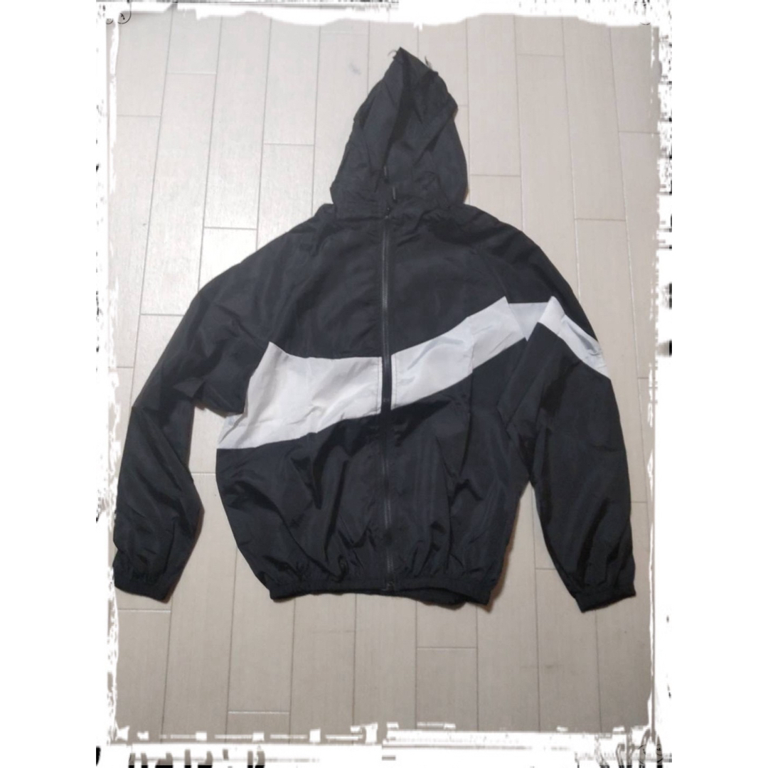 マウンテンパーカー　L メンズ　ブラック　ウインドブレーカー　ナイロンパーカー メンズのジャケット/アウター(マウンテンパーカー)の商品写真