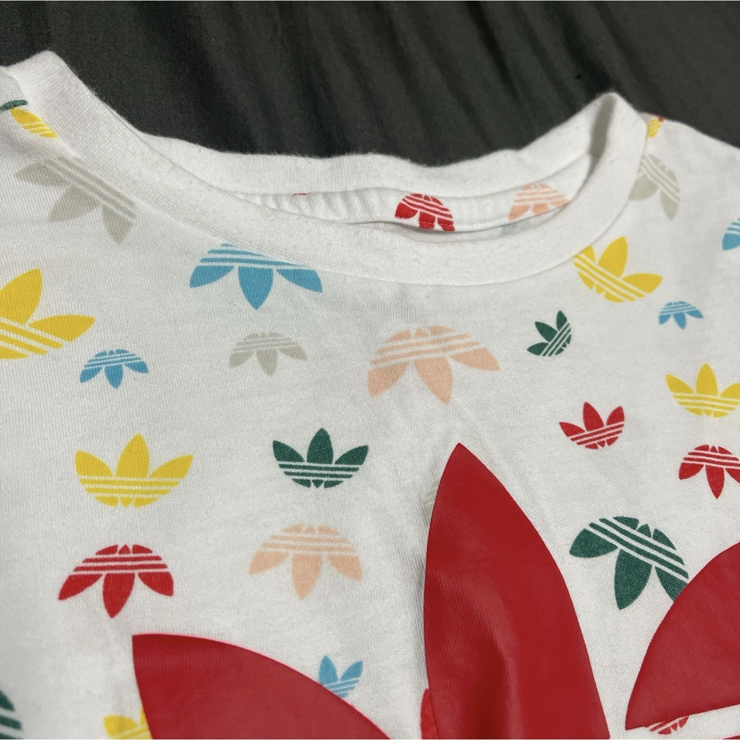 adidas(アディダス)のadidas 半袖Tシャツ Tシャツ キッズ/ベビー/マタニティのキッズ服男の子用(90cm~)(Tシャツ/カットソー)の商品写真