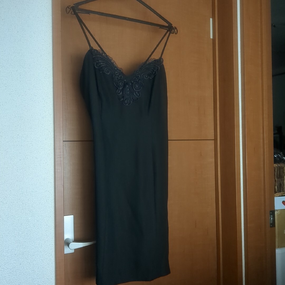 ブラック　ワンピース　リボン レディースのフォーマル/ドレス(ミディアムドレス)の商品写真