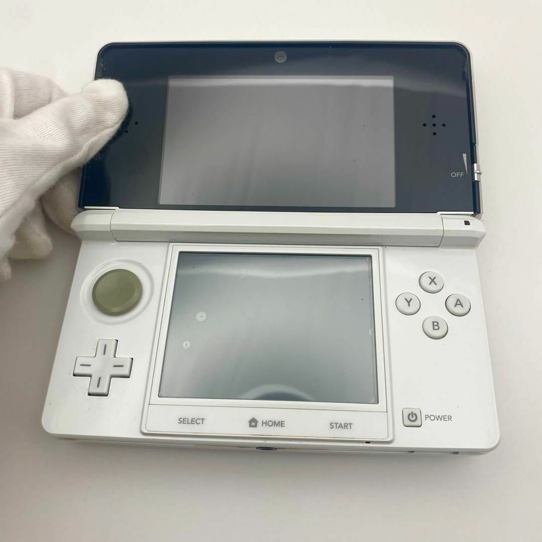 ニンテンドー3DS(ニンテンドー3DS)のソフト3枚付き‼︎ 任天堂 3DS 本体 ニンテンドー  ホワイト エンタメ/ホビーのゲームソフト/ゲーム機本体(家庭用ゲーム機本体)の商品写真