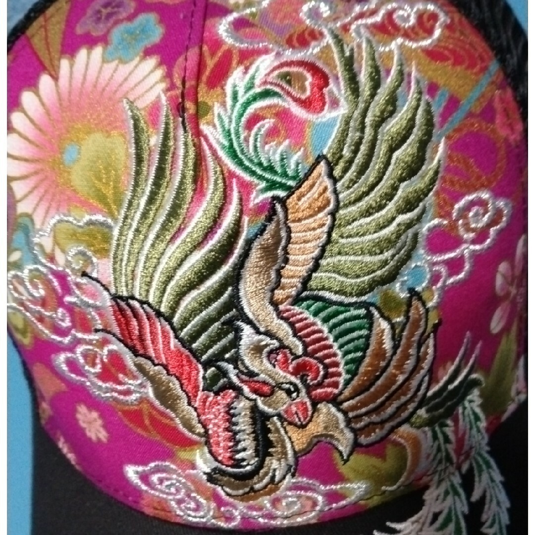 新品　鳳凰刺繍メッシュキャップ　サイズフリー　レア メンズの帽子(キャップ)の商品写真