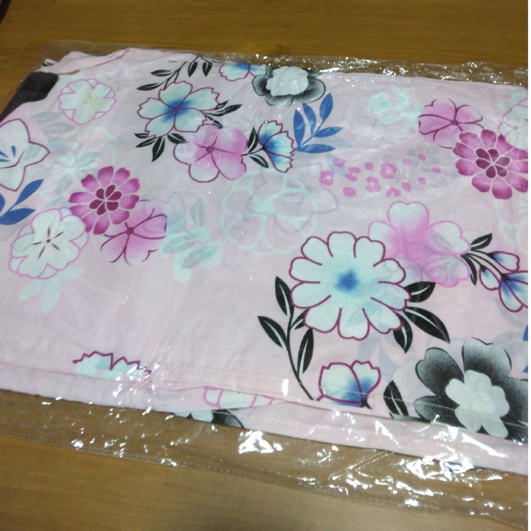 格安🔥浴衣と帯のセット（薄ピンク色） レディースの水着/浴衣(浴衣)の商品写真