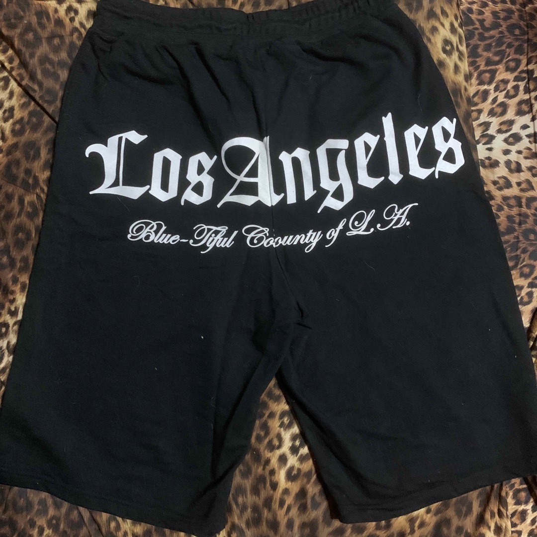 LOS ANGELES LAロゴスウェットハーフパンツ 黒/白 メンズのパンツ(ショートパンツ)の商品写真