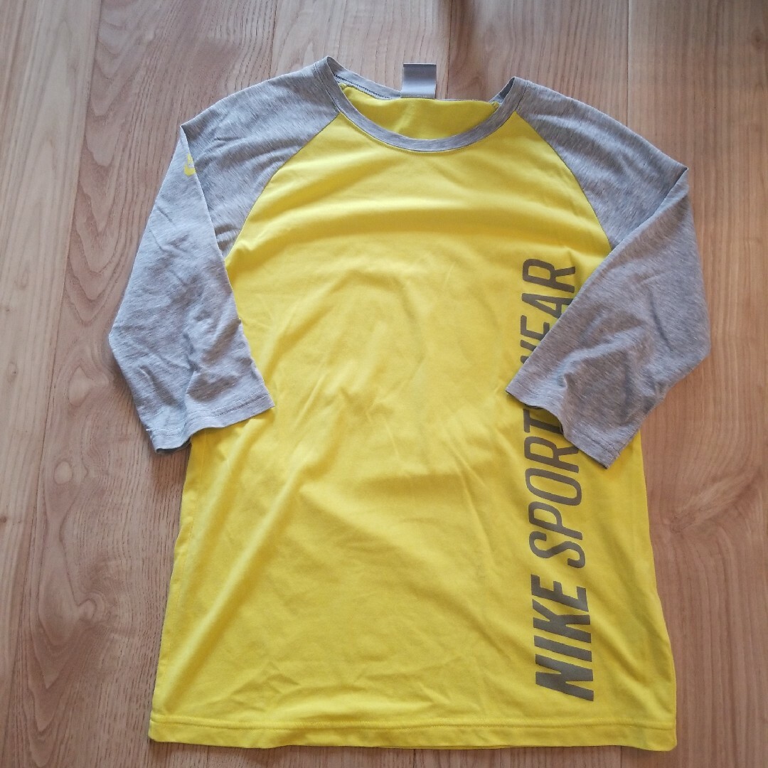 ナイキ　七分TシャツM　スポーツ レディースのトップス(Tシャツ(長袖/七分))の商品写真
