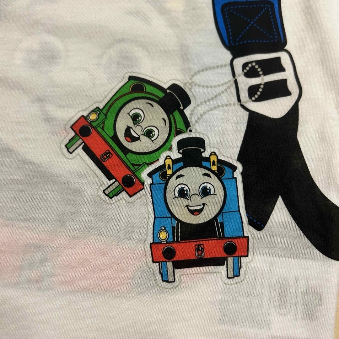 THOMAS(トーマス)の⭐︎新品　トーマス　リュック　だまし絵Tシャツ　ホワイト キッズ/ベビー/マタニティのキッズ服男の子用(90cm~)(Tシャツ/カットソー)の商品写真