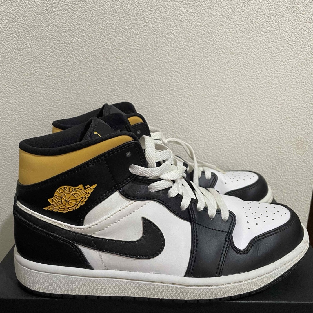 NIKE(ナイキ)のNike Air Jordan 1 Mid White/Pollen-Black メンズの靴/シューズ(スニーカー)の商品写真