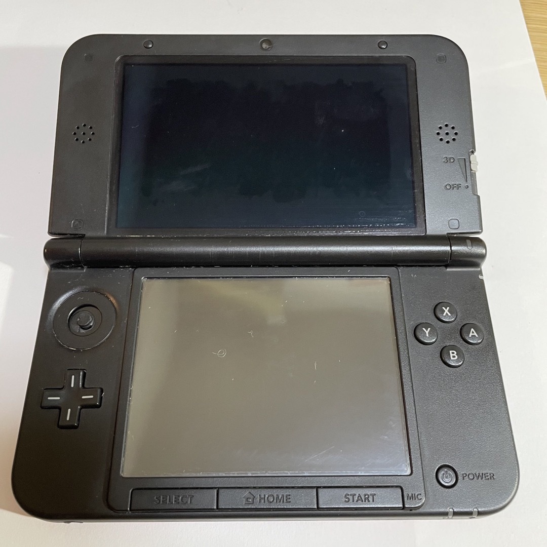 任天堂(ニンテンドウ)のNintendo 3DS LL レッド エンタメ/ホビーのゲームソフト/ゲーム機本体(携帯用ゲーム機本体)の商品写真