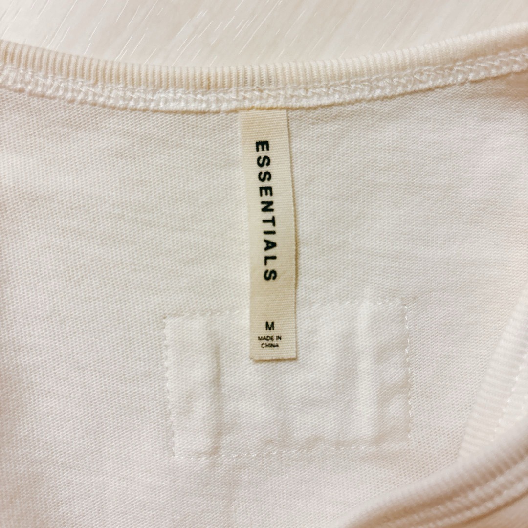 FEAR OF GOD(フィアオブゴッド)のFOG ESSENTIALS タンクトップ ホワイト エッセンシャルズ メンズのトップス(Tシャツ/カットソー(半袖/袖なし))の商品写真