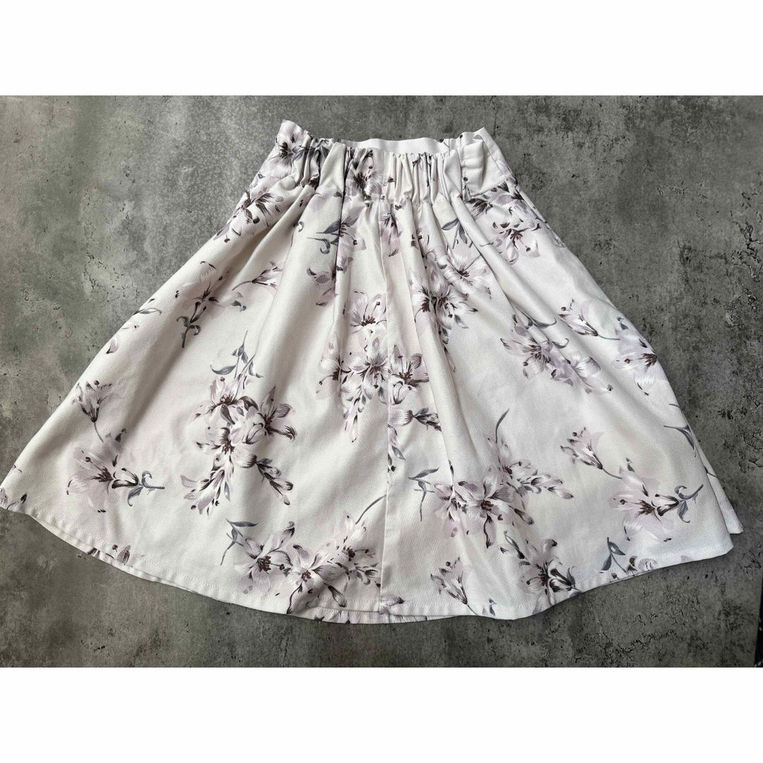 花柄 フレアスカート レディースのスカート(ひざ丈スカート)の商品写真
