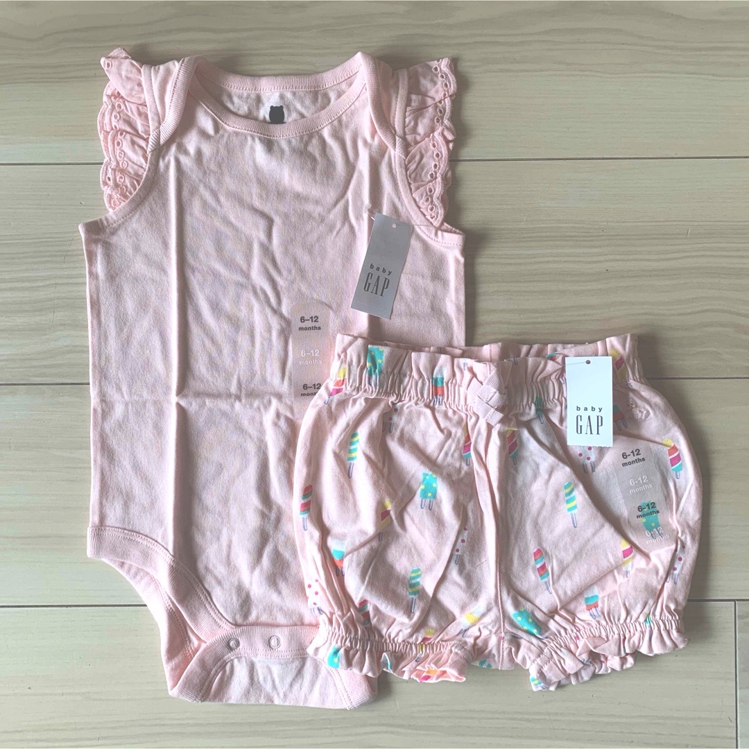 babyGAP(ベビーギャップ)の【新品】babygapロンパース＋ショートパンツ 70 キッズ/ベビー/マタニティのベビー服(~85cm)(ロンパース)の商品写真