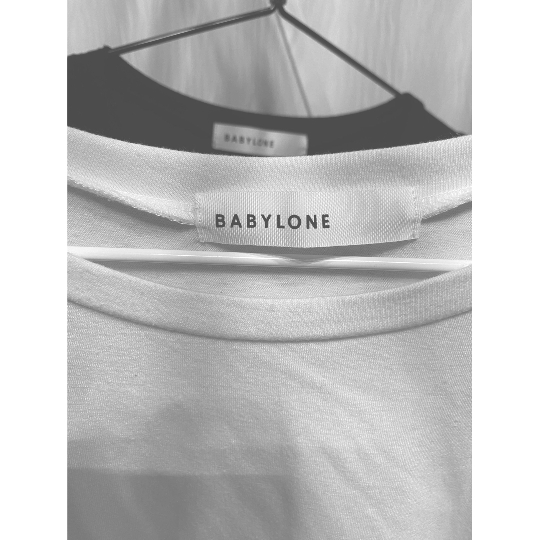BABYLONE(バビロン)のBABYLON  デザインTシャツ　ホワイト レディースのトップス(Tシャツ(半袖/袖なし))の商品写真