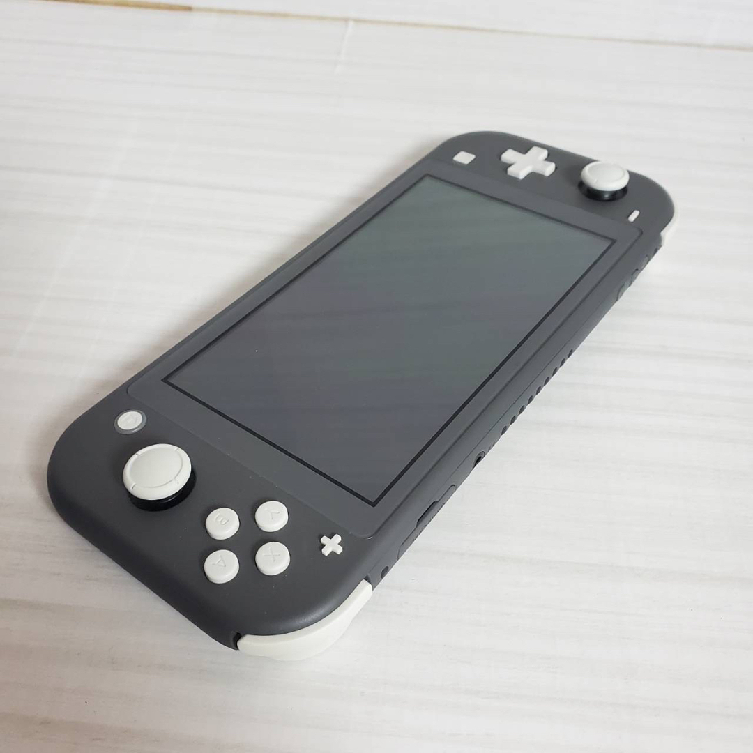 Nintendo Switch(ニンテンドースイッチ)の【本体のみ】ニンテンドースイッチライト グレー Switch lite 本体 エンタメ/ホビーのゲームソフト/ゲーム機本体(家庭用ゲーム機本体)の商品写真