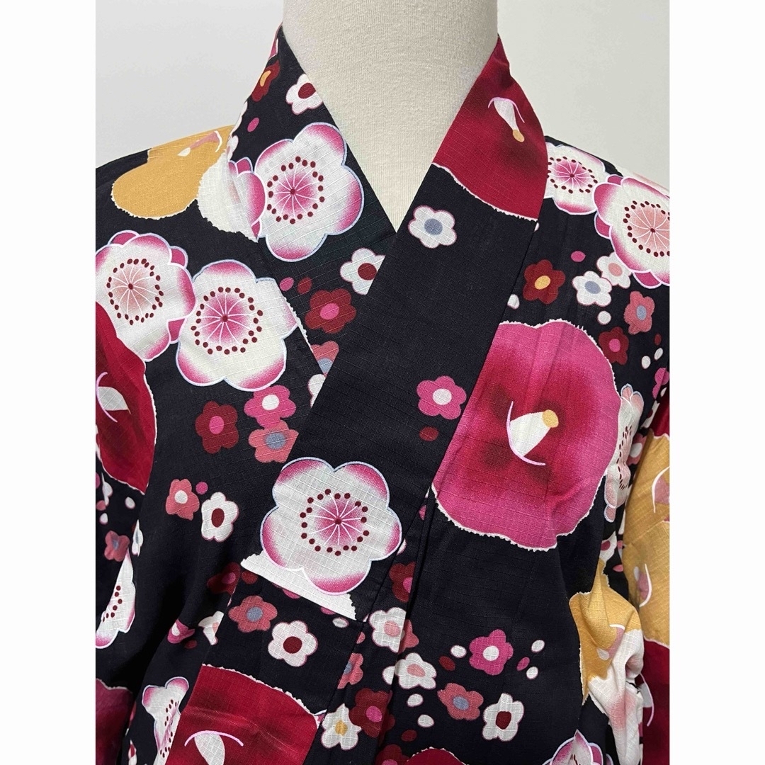 新品.定価25000円.呉服屋購入】 浴衣　ゆかた 椿の花　綿100  洗濯可 レディースの水着/浴衣(浴衣)の商品写真