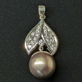 ミキモト(MIKIMOTO)の896ミキモトパールダイヤネックレストップK14WGホワイトゴールド0.37ct(ネックレス)