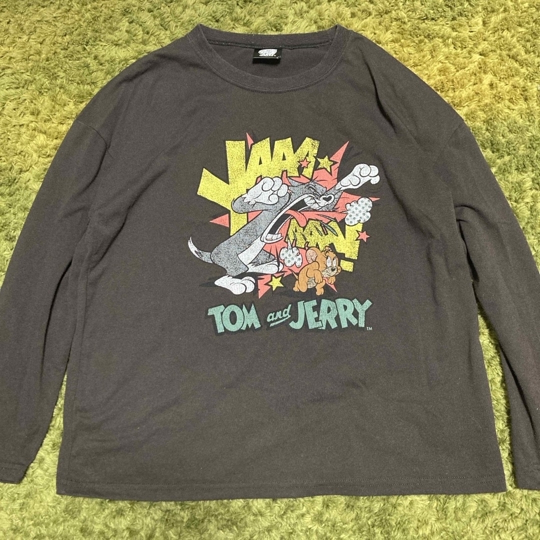 Right-on(ライトオン)のTOM and JERRY 「トムとジェリー」キッズロンT 150㎝ グレー キッズ/ベビー/マタニティのキッズ服男の子用(90cm~)(Tシャツ/カットソー)の商品写真