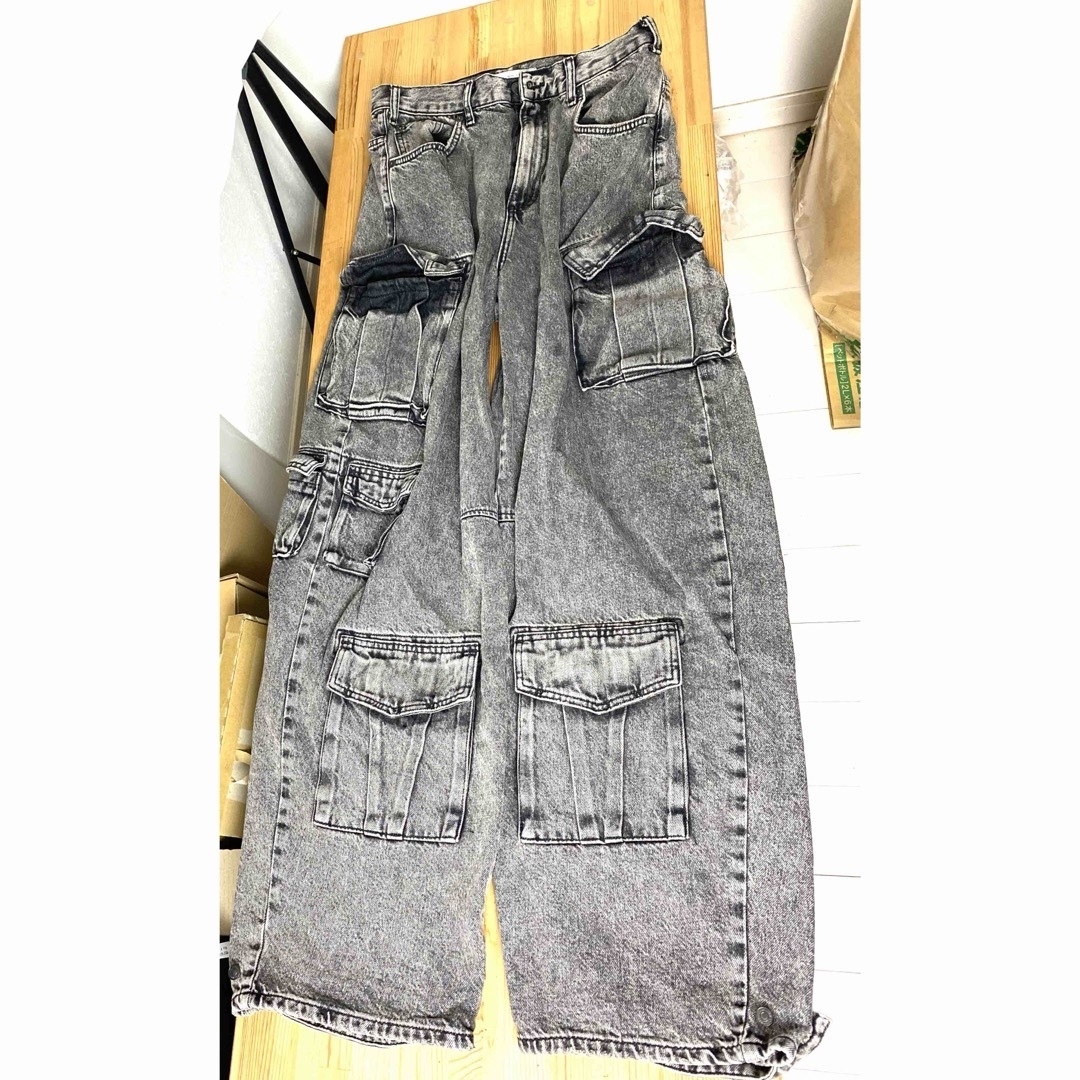 ZARA - 美品 ザラ ZARA UTILITY カーゴデニムパンツ ブラック ZARA - 美品 ザラ ZARA UTILITY カーゴデニムパンツ ブラック