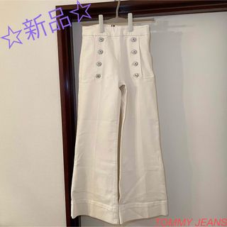 トミージーンズ(TOMMY JEANS)の☆新品☆ TOMMY JEANS トミージーンズ　ホワイトデニムパンツ(カジュアルパンツ)