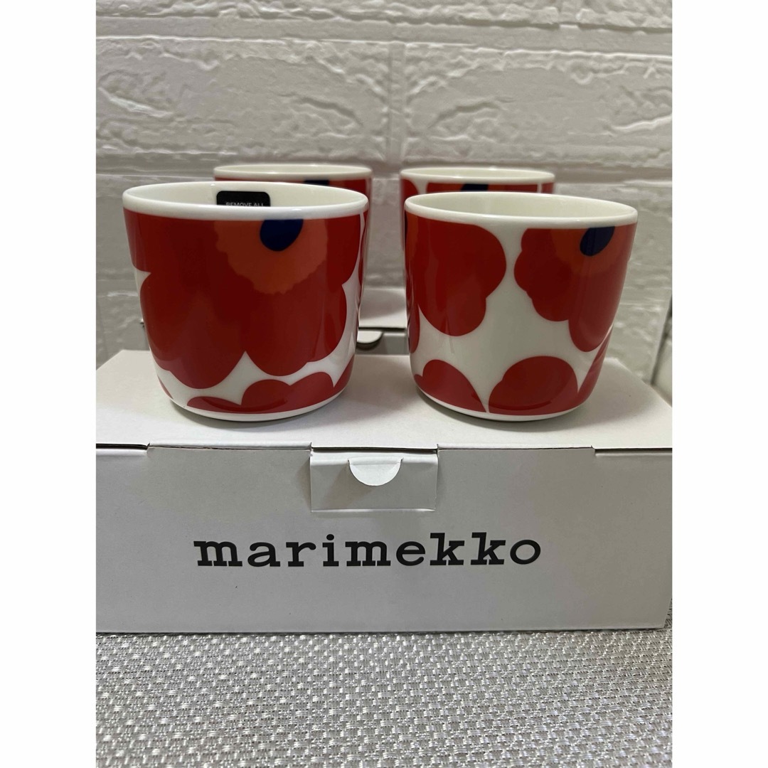 marimekko(マリメッコ)の【新品】マリメッコ ラテマグ  カップ4個　ウニッコ インテリア/住まい/日用品のキッチン/食器(グラス/カップ)の商品写真