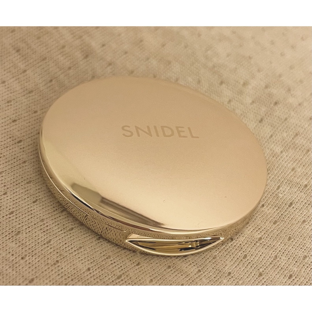 SNIDEL(スナイデル)のsnidel beauty ルミナイジング　カラー　アイズ　EX01 コスメ/美容のベースメイク/化粧品(アイシャドウ)の商品写真