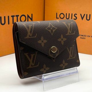 ルイヴィトン(LOUIS VUITTON)の【現行品】ルイヴィトン モノグラム ヴィクトリーヌ 3つ折り コンパクト財布(財布)