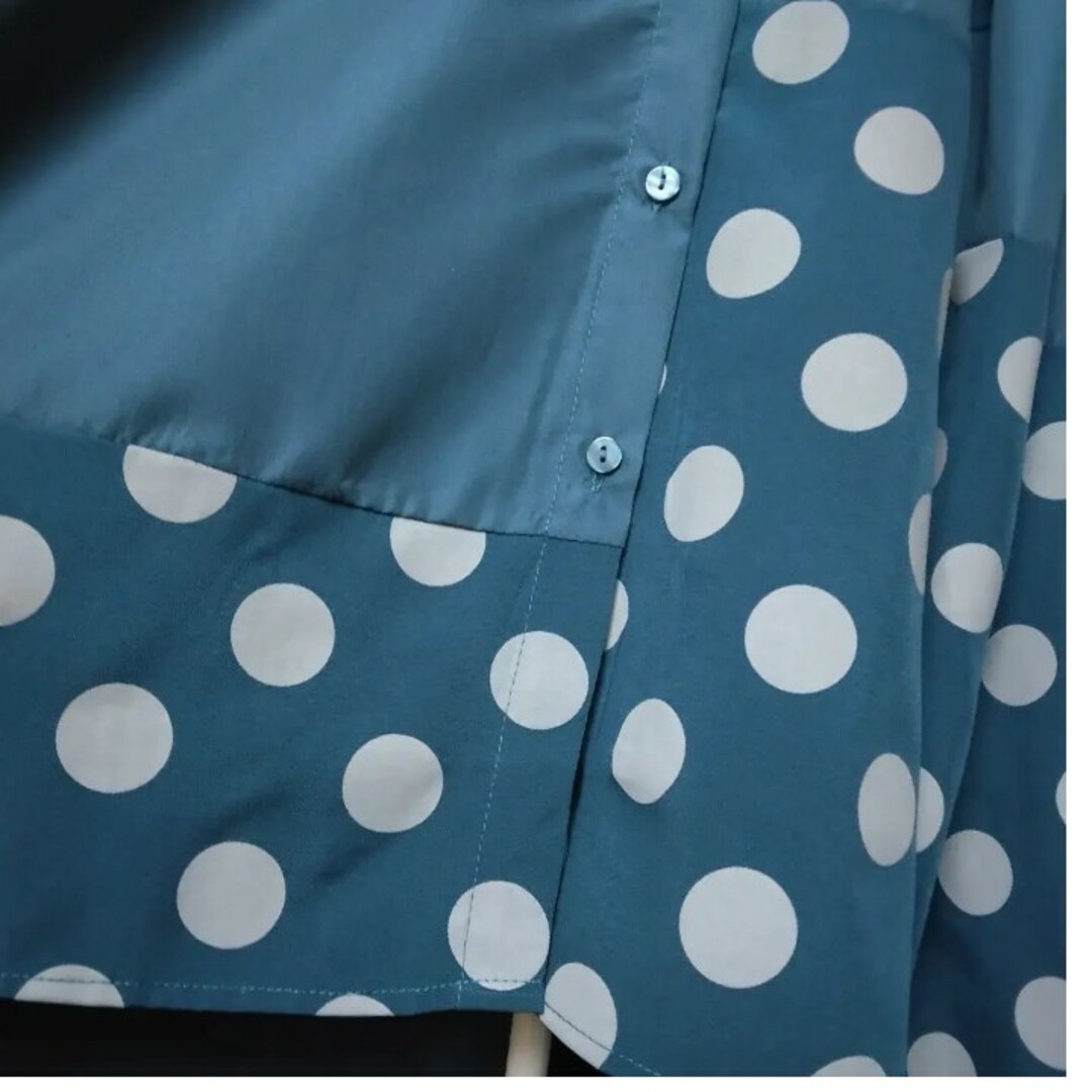 新品　M-L   大きいサイズ　ドット柄切替　ブラウス　チュニック　ブルー レディースのトップス(シャツ/ブラウス(半袖/袖なし))の商品写真