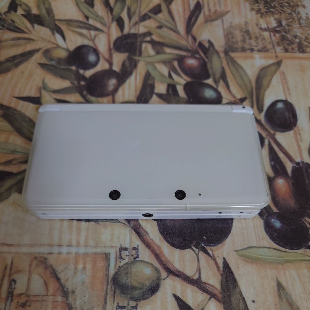 ニンテンドー3DS(ニンテンドー3DS)のニンテンドー3DS アイスホワイト エンタメ/ホビーのゲームソフト/ゲーム機本体(携帯用ゲーム機本体)の商品写真