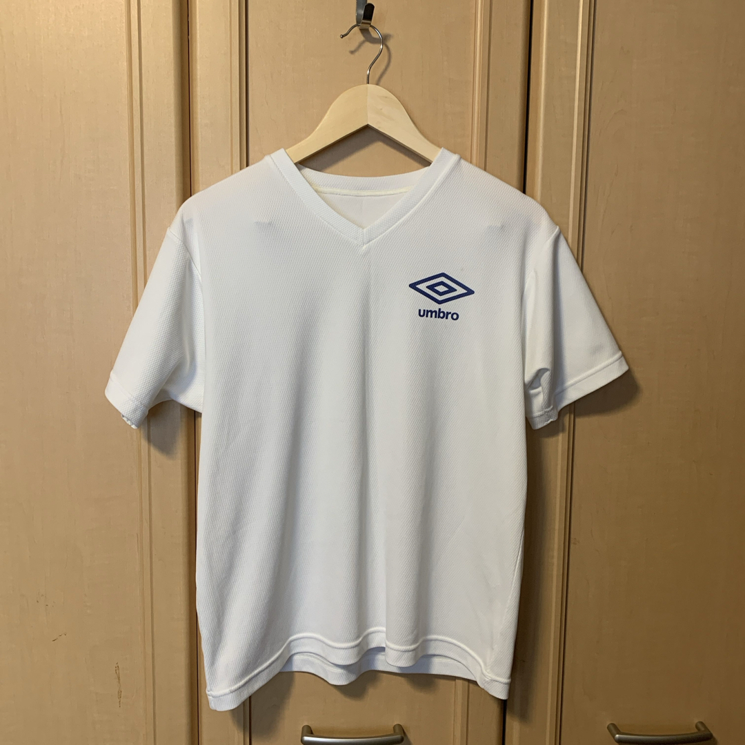 UMBRO(アンブロ)のトレーニングシャツ スポーツ/アウトドアのトレーニング/エクササイズ(トレーニング用品)の商品写真
