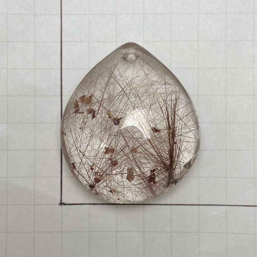 ルチルクォーツ 　穴あき　ルース　天然石　a10178 ハンドメイドの素材/材料(各種パーツ)の商品写真