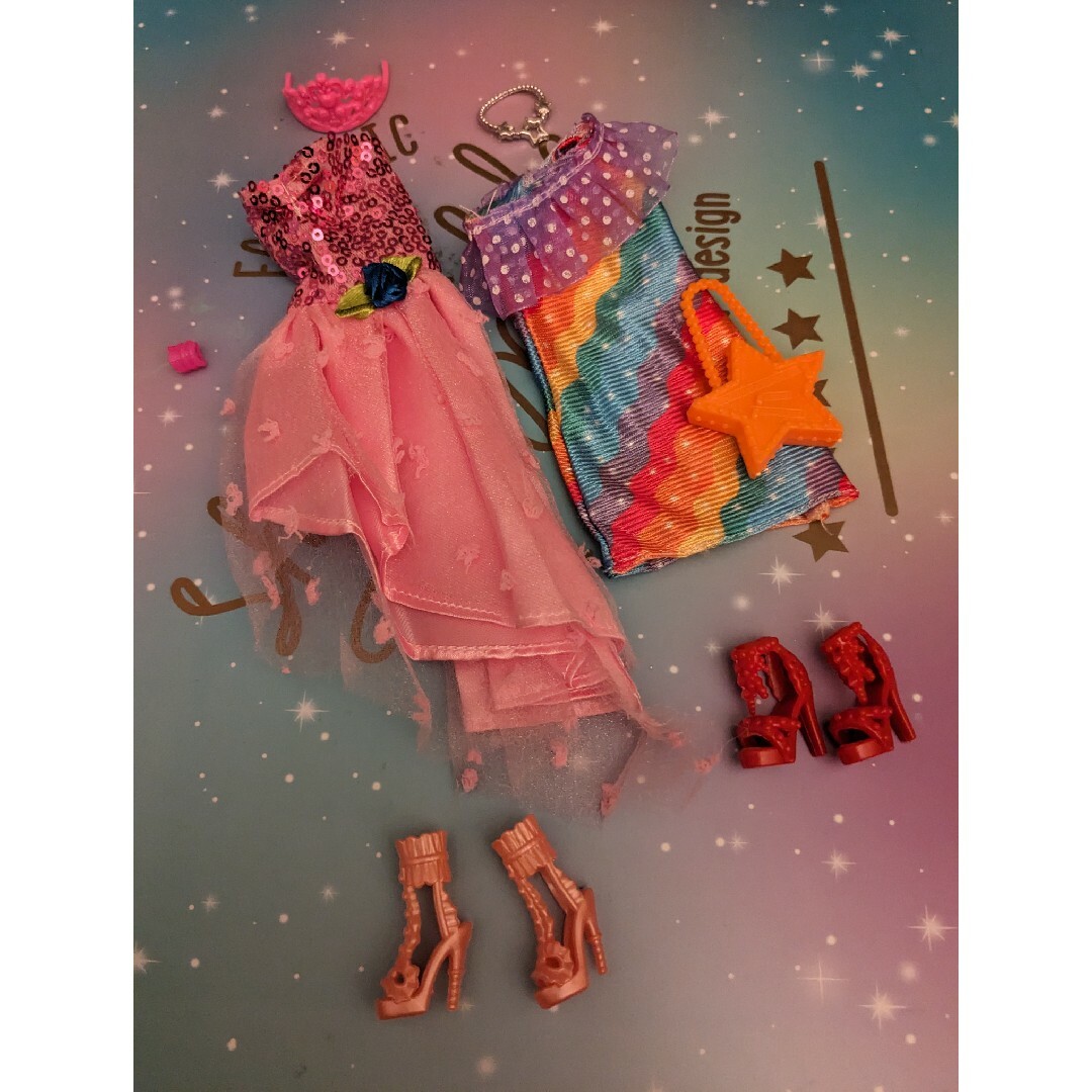 バービー人形　ドレスセット エンタメ/ホビーのおもちゃ/ぬいぐるみ(キャラクターグッズ)の商品写真