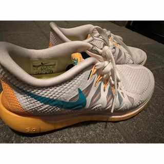 ナイキ(NIKE)のNIKE スニーカー　23センチ(スニーカー)