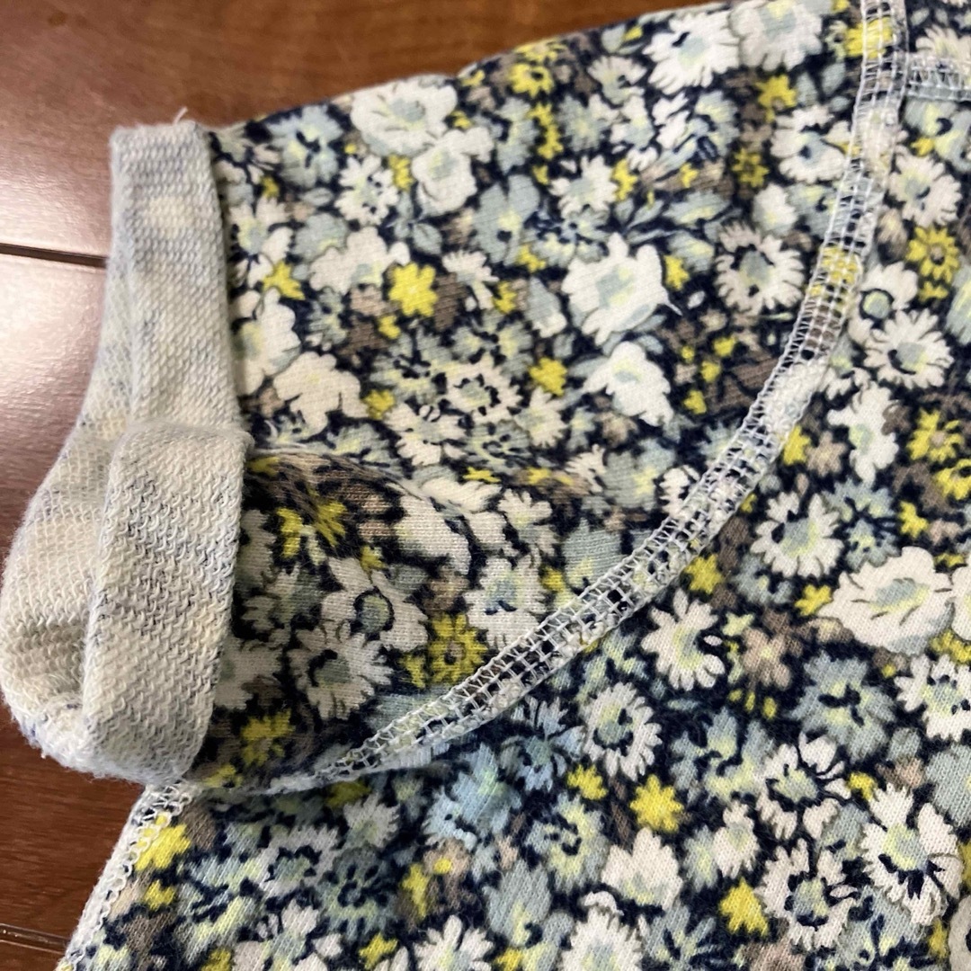 GAP Kids(ギャップキッズ)の花柄　半袖カットソー キッズ/ベビー/マタニティのキッズ服女の子用(90cm~)(Tシャツ/カットソー)の商品写真