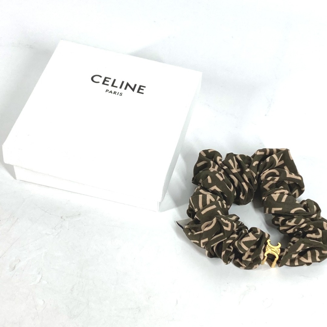 celine(セリーヌ)のセリーヌ CELINE ロゴ トリオンフ ヘアアクセサリー ヘアゴム シュシュ シルク カーキ レディースのヘアアクセサリー(ヘアゴム/シュシュ)の商品写真