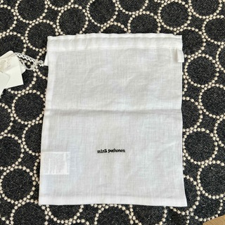 新品］ミナペルホネンtraveler’s 巾着（S）　定価2,420円