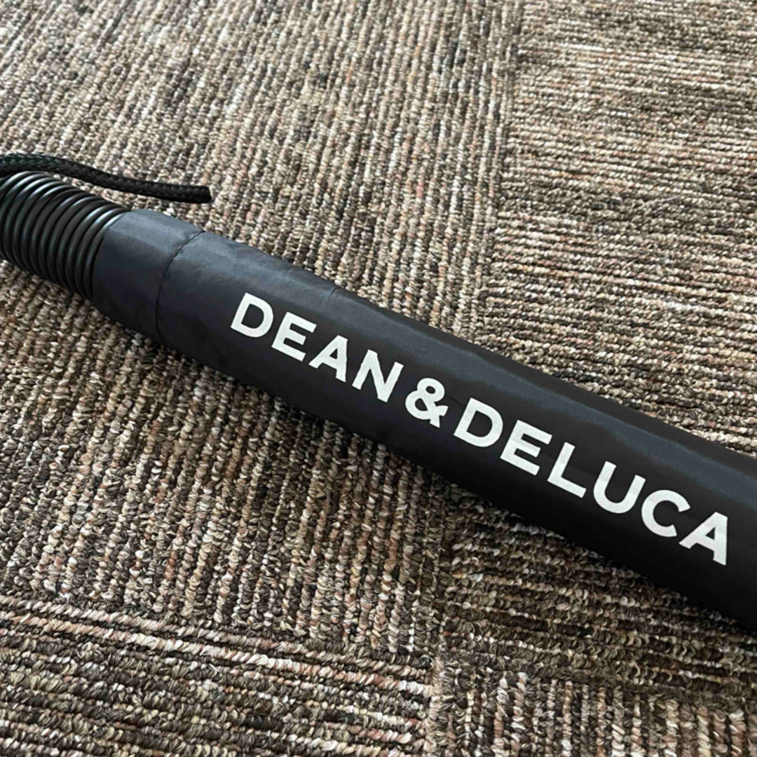 DEAN & DELUCA(ディーンアンドデルーカ)のDEAN＆DELUCA海外限定 晴雨兼用折りたたみ傘 BLACK レディースのファッション小物(傘)の商品写真