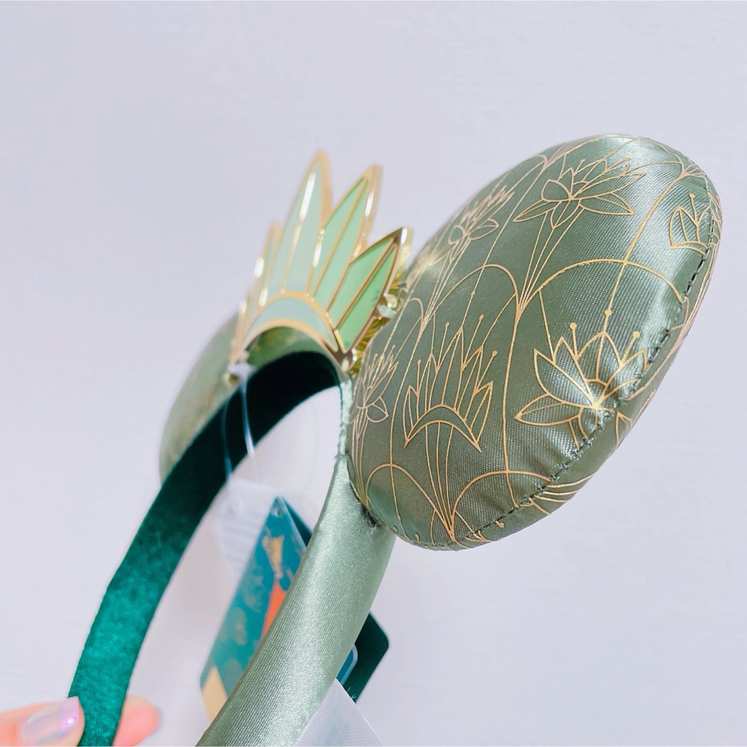 即日発送❣️ 香港ディズニー　プリンセスと魔法のキス　ティアナカチューシャ レディースのヘアアクセサリー(カチューシャ)の商品写真