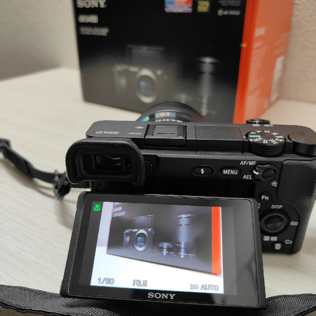 SONY(ソニー)のSONY  デジタル一眼カメラ α6400 ダブルズームレンズセット+その他 スマホ/家電/カメラのカメラ(ミラーレス一眼)の商品写真