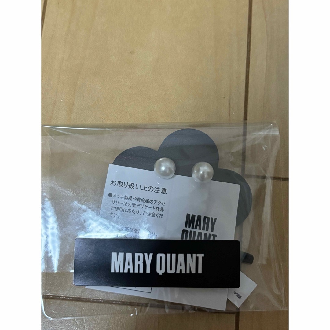 MARY QUANT(マリークワント)のMARY QUANT マリークワント　ラメエポビジューデイジー ピアス シルバー レディースのアクセサリー(ピアス)の商品写真