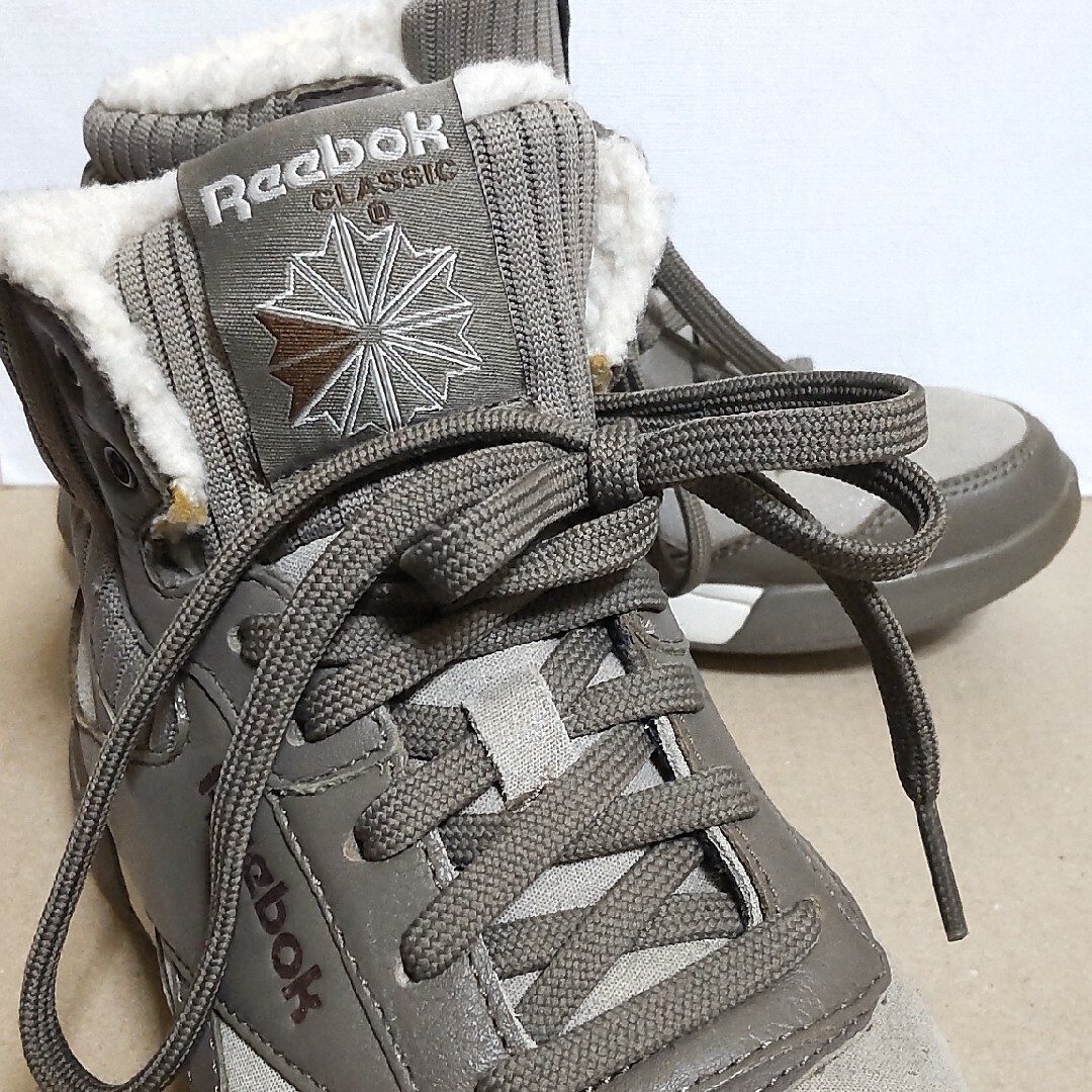 Reebok CLASSIC(リーボッククラシック)の【送料込み】リーボック　レディース　スニーカー　グレー　23cm レディースの靴/シューズ(スニーカー)の商品写真