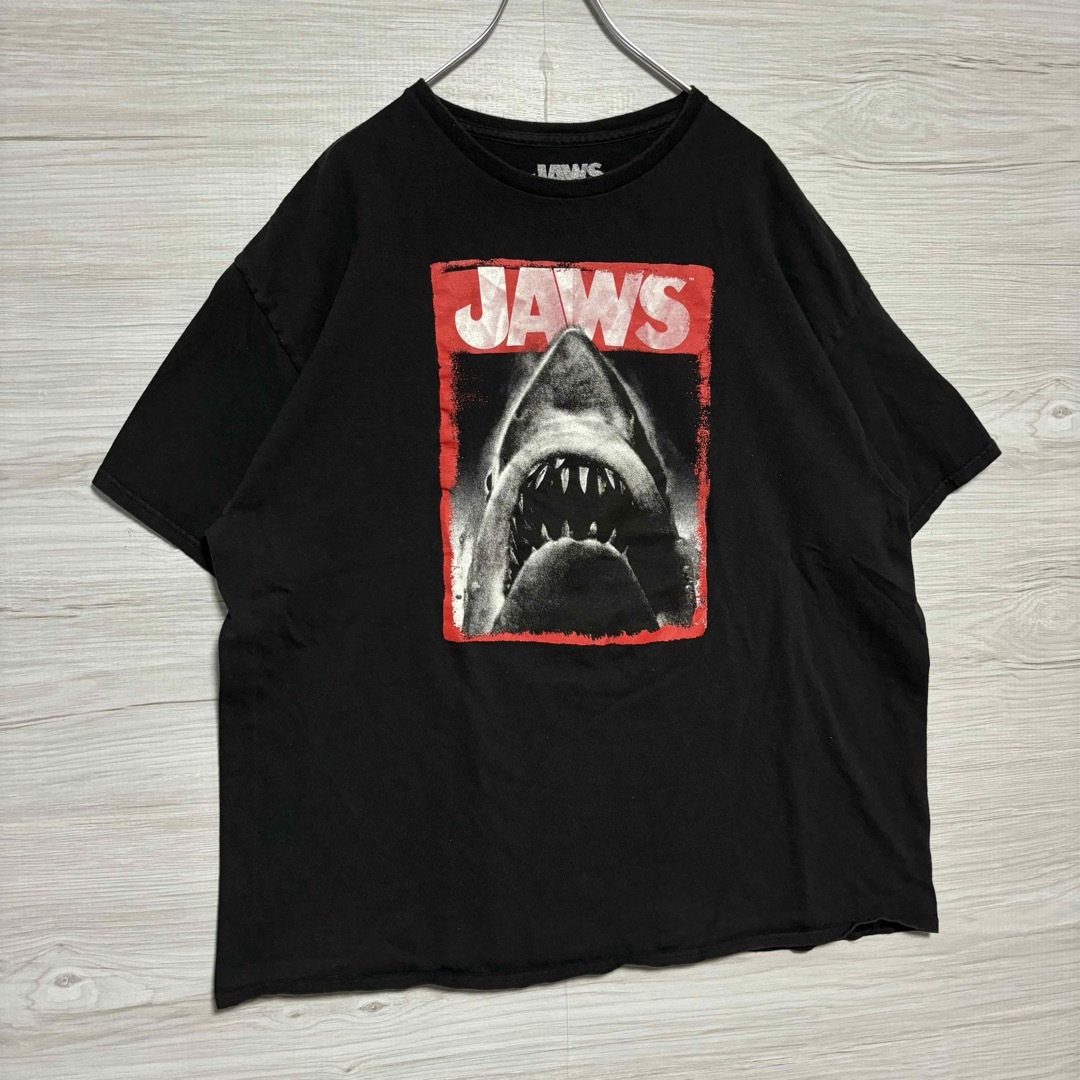 TV&MOVIE(ティービーアンドムービー)の【入手困難】JAWS  ジョーズ　Tシャツ　2XLサイズ　海外輸入　ムービー メンズのトップス(Tシャツ/カットソー(半袖/袖なし))の商品写真