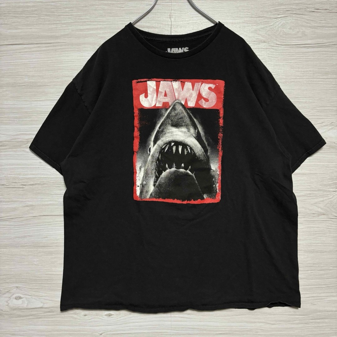 TV&MOVIE(ティービーアンドムービー)の【入手困難】JAWS  ジョーズ　Tシャツ　2XLサイズ　海外輸入　ムービー メンズのトップス(Tシャツ/カットソー(半袖/袖なし))の商品写真