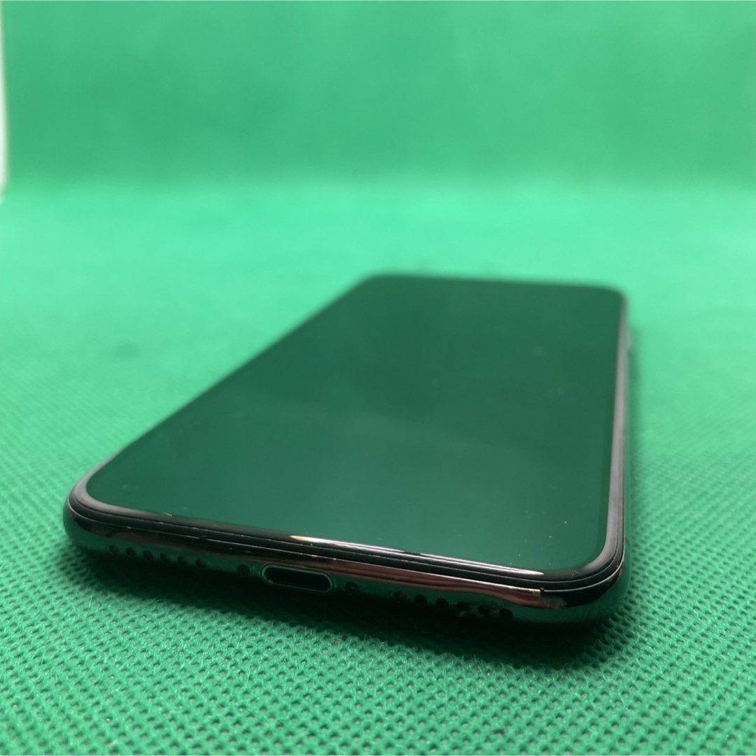 Apple(アップル)の【格安美品】iPhone X 256GB simフリー本体 677 スマホ/家電/カメラのスマートフォン/携帯電話(スマートフォン本体)の商品写真