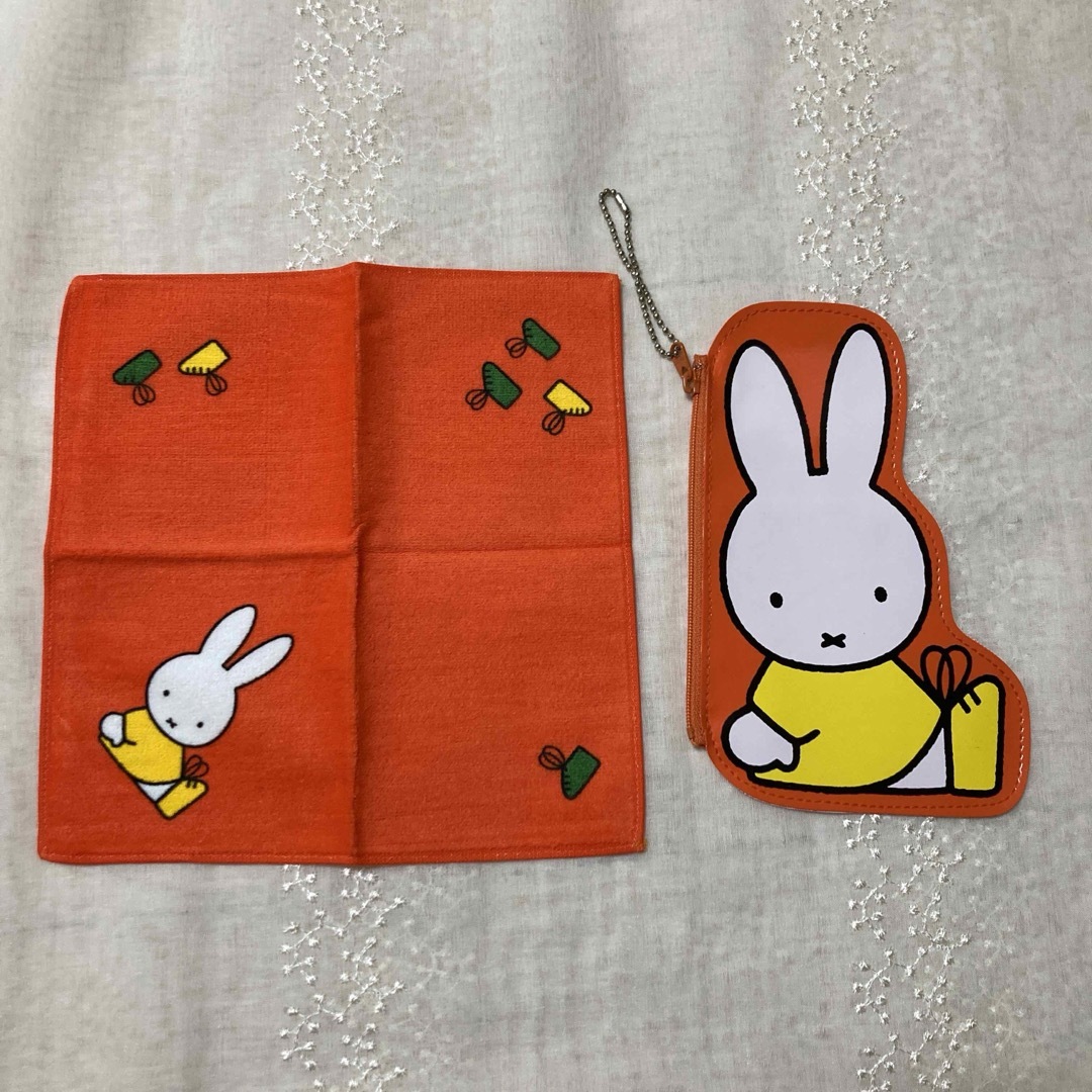 miffy(ミッフィー)のミッフィーおやつ堂　トートバッグ　ポーチ ミニタオル　ブルーナ レディースのバッグ(トートバッグ)の商品写真