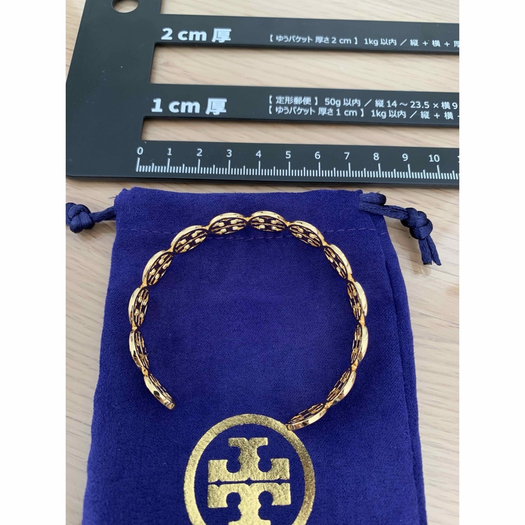 Tory Burch(トリーバーチ)のTBB012S2トリーバーチTory burch 定番　バングル レディースのアクセサリー(ブレスレット/バングル)の商品写真