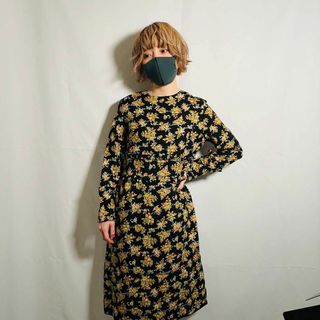 ヴィンテージ(VINTAGE)の日本製 70s ヴィンテージ フリルレトロワンピース 花柄 個性的 昭和レトロ(その他)