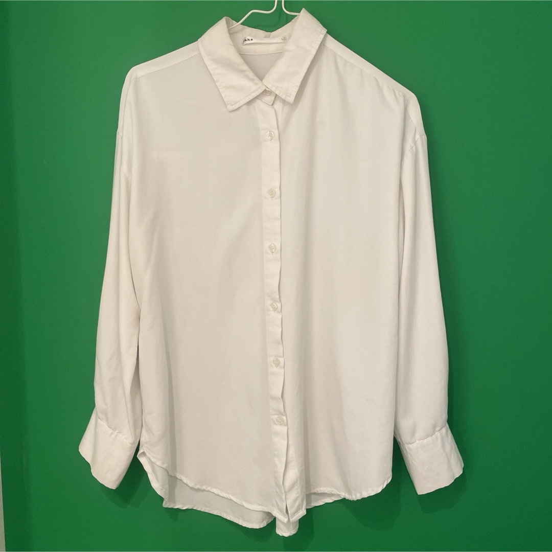ikka(イッカ)の白ワイシャツブラウス【ikka・GU】3枚 レディースのトップス(シャツ/ブラウス(長袖/七分))の商品写真