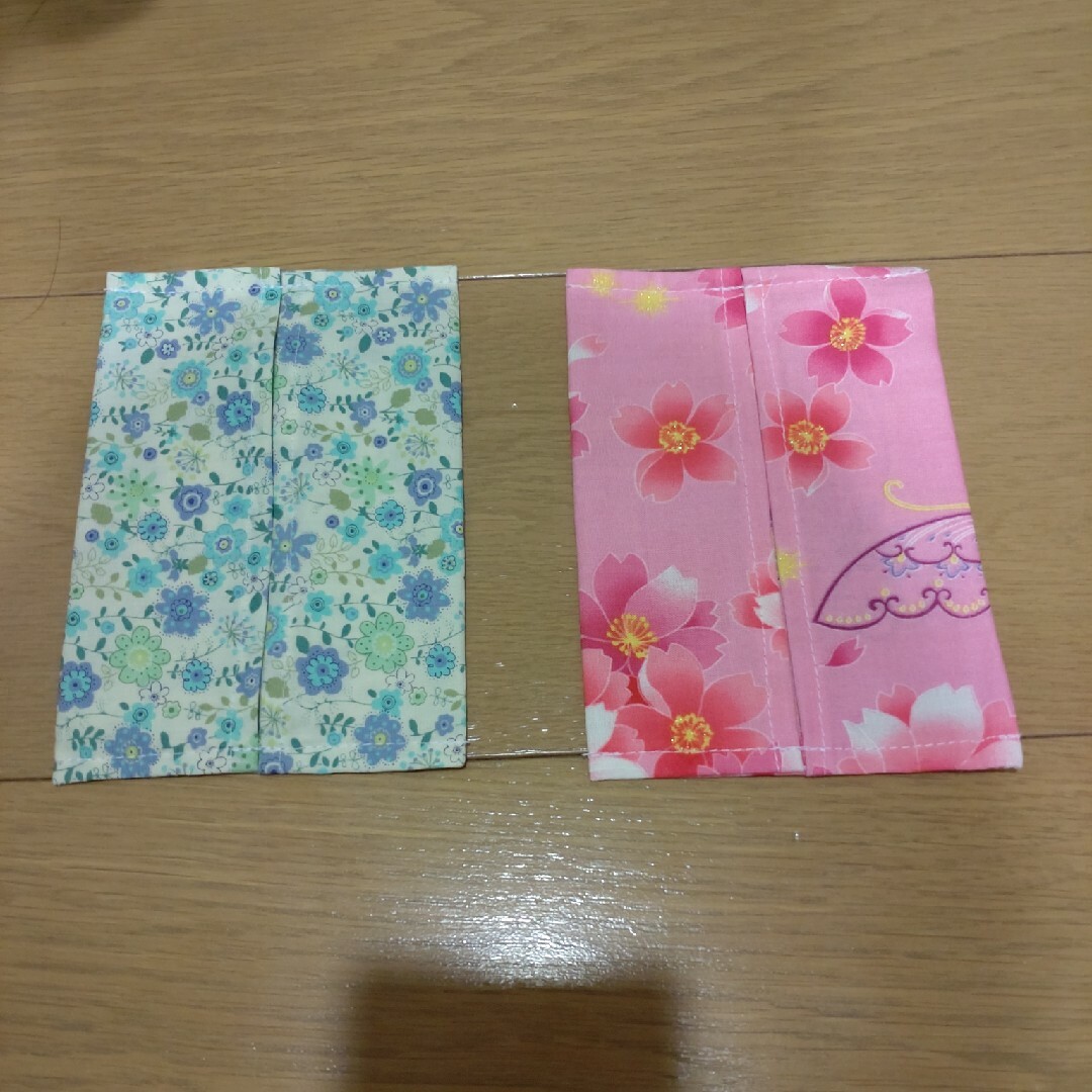 ハンドメイド　ポケットティッシュカバー2枚セット　花柄 ハンドメイドのハンドメイド その他(その他)の商品写真