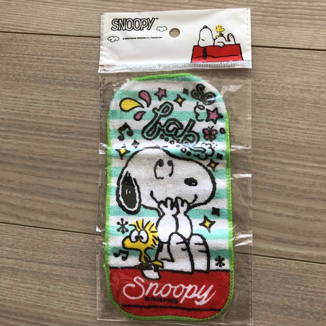 SNOOPY(スヌーピー)のスティッチ　ハンカチ　スヌーピー　ポケタオル エンタメ/ホビーのおもちゃ/ぬいぐるみ(キャラクターグッズ)の商品写真