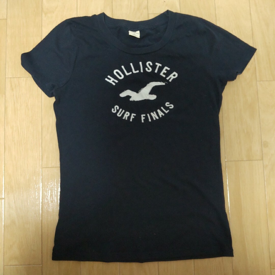 ホリスター　HOLLISTER　Tシャツ　ネイビー レディースのトップス(Tシャツ(半袖/袖なし))の商品写真