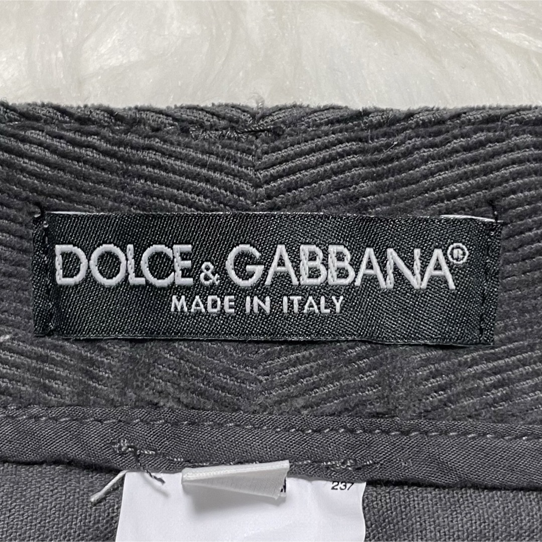 DOLCE&GABBANA(ドルチェアンドガッバーナ)の本物 ドルチェ&ガッバーナ 花柄 ミニ スカート 40 グレー×黒 ドルガバ レディースのスカート(ミニスカート)の商品写真